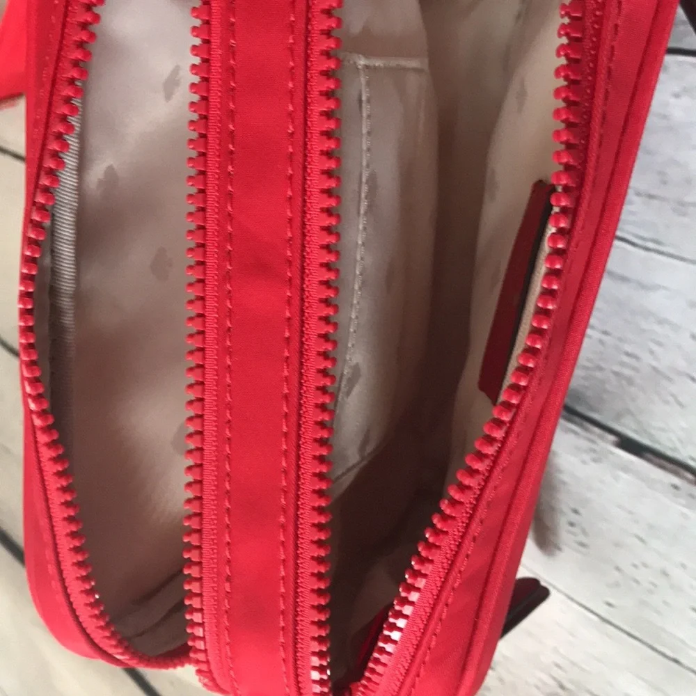 KATE SPADE RED CAMERA BAG AND CARD CASE/LANYARD